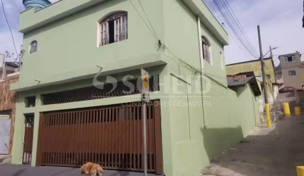 Casa à venda de 160m² com 02 vagas na Cidade Ademar