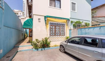 Sobrado de 128m² com 3 quartos sendo 1 suíte à venda na Vila Alexandria - SP