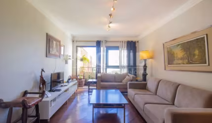 Apartamento  com 3 quartos sendo 1 suíte e 2 vagas de garagem.