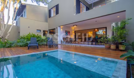 linda casa à venda  no Jardim Petrópolis com 3 suítes 4 vagas de garagem