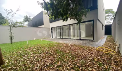 Casa à venda em condomínio fechado no bairro Granja Julieta -São Paulo