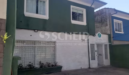 Sobrado Residencial em Santo Amaro com 200m², 3 quartos, 3 vagas, cozinha, sala para dois ambientes.