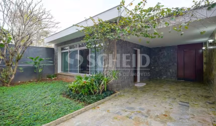 ALTO DA BOA VISTA - CASA TÉRREA - 3 quartos sendo 1 suíte - 2 vagas