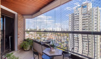 Apartamento na Chácara Santo Antonio com 4 quartos com 1 suíte e 3 vagas de garagem