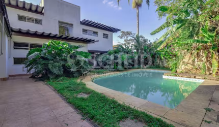 Casa na Granja Julieta com 4 quartos sendo 2 suítes e 6 vagas de garagem!!