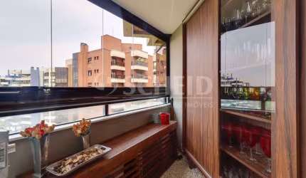 Apartamento à venda no Panamby, 3 suítes, 220 m.