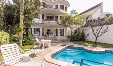 Casa à venda na Chácara Monte Alegre com 4 suítes 4 vagas de garagem piscina
