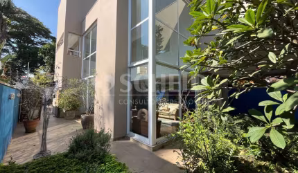 Casa na Chácara Santo Antonio com 3 quartos e 1 suíte com 3 vagas de garagem!!