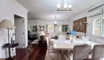 Casa de 400m² com 4 quartos e 4 vagas à venda no Jardim Prudência - SP