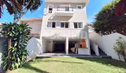 Casa a venda de 223,00m² útil, com 3 quartos, em Jardim Prudência!