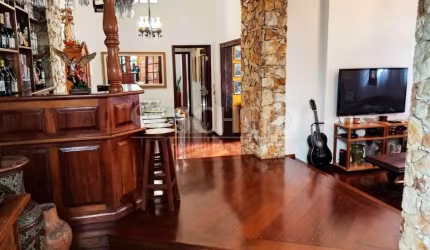 Casa à venda de 245,00m² útil, com 5 quartos, no Jardim Prudência.