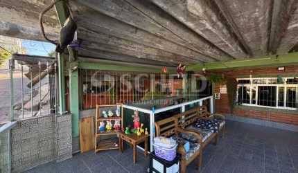 Casa á venda com 3 Quartos, 1 suite 2 vagas na Vila Santa Catarina