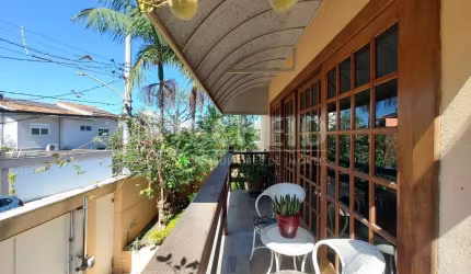 Sobrado a venda de 242,00m² útil, com 3 quartos, no Jardim Prudência !