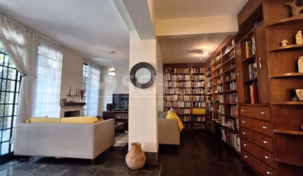 CASA à venda com 198m² na Chácara Santo Antônio com 4 quartos, 1 suíte e 2 vagas