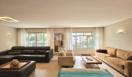 Apartamento a venda no Itaim - 3 quartos, sala com varanda, reformado.