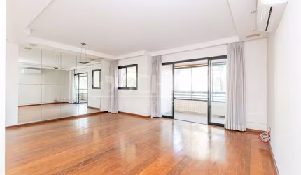 Apartamento á Venda no Brooklin com 136m², 4 quartos sendo 2 suítes, 3 vagas.