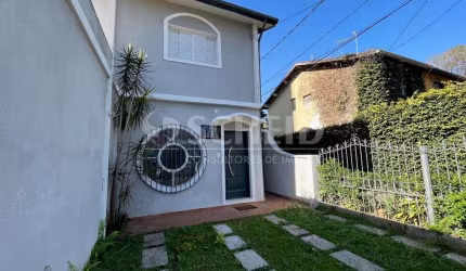 Casa a Venda no Brooklin com 3 quartos sendo 1 suíte com 2 vagas de garagem.
