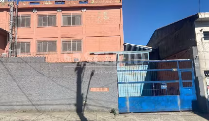 Galpão com 1100m2 para locação no Americanópolis