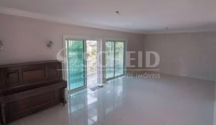 Casa  em Condomínio - 3 suítes, 6 Vagas no Panambi