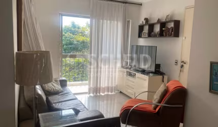 Apartamento a venda com varanda no Campo Belo - 2 quartos e 1 vaga