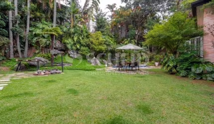 Charmosa casa a venda , Cidade Jardim com 956 mts