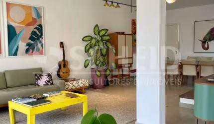 Casa à venda em Moema com 3 quartos, sendo 1 suíte, 2 vagas de garagem