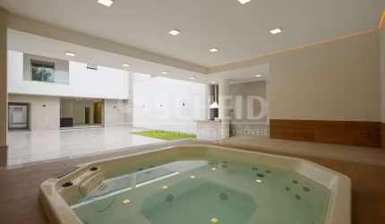 Casa a venda com 607 m² 4 quartos sendo 4 suítes, 6 vagas