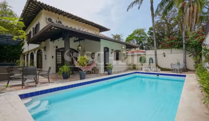 Casa Sobrado á venda no Jd. Marajoara