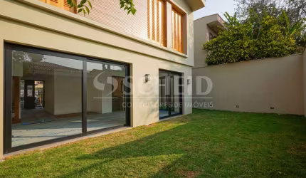 Casa de Vila nova com 4 quartos à venda no Jardim Hípico, 218,00m² total/terreno!