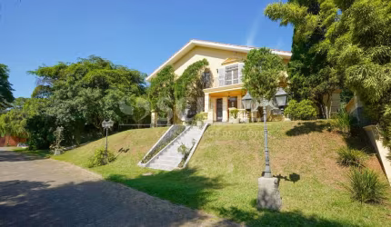 Casa de Alto Padrão com Segurança  Total no Alto da Boa Vista!