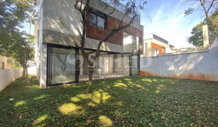 Casa em condominio á venda no Bairro Jardim Cordeiro - SP