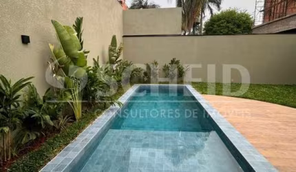 Casa de Alto Padrão na Granja Julieta - 445m² de Conforto e Sofisticação !