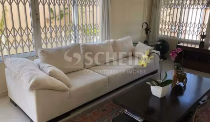 Sobrado a venda de 682,00m² útil de alto padrão com 3 quartos, no Campo Belo.