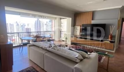 Apartamento de 137m² com 3 suítes e 3 vagas à venda em Moema - SP