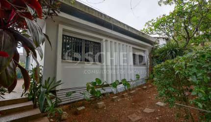 Casa térrea a venda com 4 dormitórios, 1 suíte e 4 vagas, no Alto da Boa Vista.