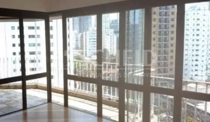 EXCELENTE APARTAMENTO EM MOEMA PÁSSAROS