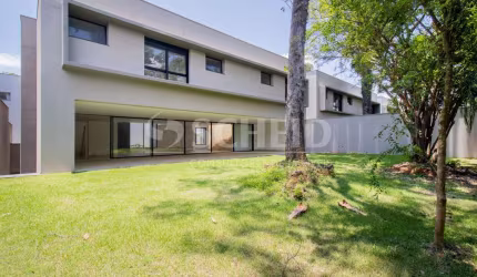 Casa de Condomínio com 4 Quartos e 5 banheiros à Venda, 944 m² na Chacara Santo Antonio - SP