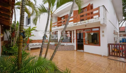 Casa a venda de 315,00m² útil, com 4 quartos e 5 vagas, no Jardim Prudência.