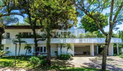 Casa Condomínio Fechado - 641m2 - 5 Vagas