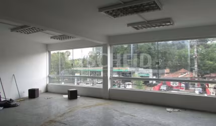 Sala Comercial no 2º Andar em Santo Amaro - 180 m² -   2 Salas -