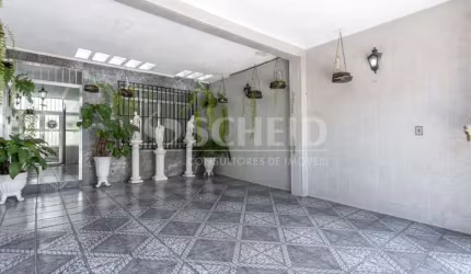 Casa á Venda na Vila Mascote com 283m², 4 quartos sendo 2 suítes, 2 vagas.