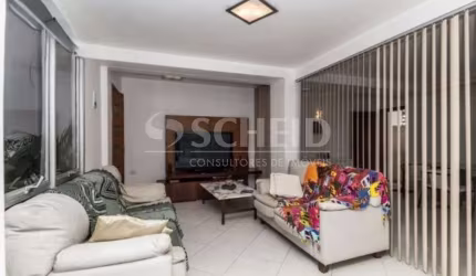Casa à para Locação no Campo Belo, 220m², 4 quartos (1suíte) e 4 vagas