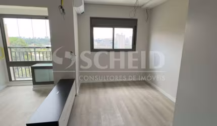 Studio  semi mobiliado, com 30m2, sacada