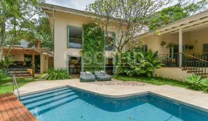 Casa estilo toscano no Jardim Guedala  - 500 m²