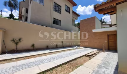 Casa terrea em condominio , 740 metros de terreno ,250 de area util , 03 suites