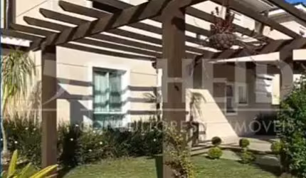 Casa à venda em Condomínio na Granja Viana