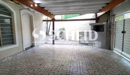 Casa no Jardim Marajoara, 2 suites, sendo 1 com banheira desativada, sala, cozinha, 2 vagas.