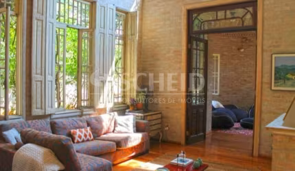Casa à venda estilo Vila Italiana no  Jardim dos Estados. 7 quartos ( 5 suítes), 3 vagas