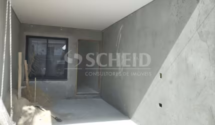 Casa a venda com três quartos sendo um suíte, duas vagas - Campo Grande - São Paulo.