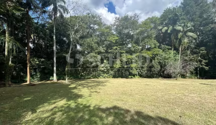 Casa para reforma, com quadra de tênis e piscina na Chácara Flora